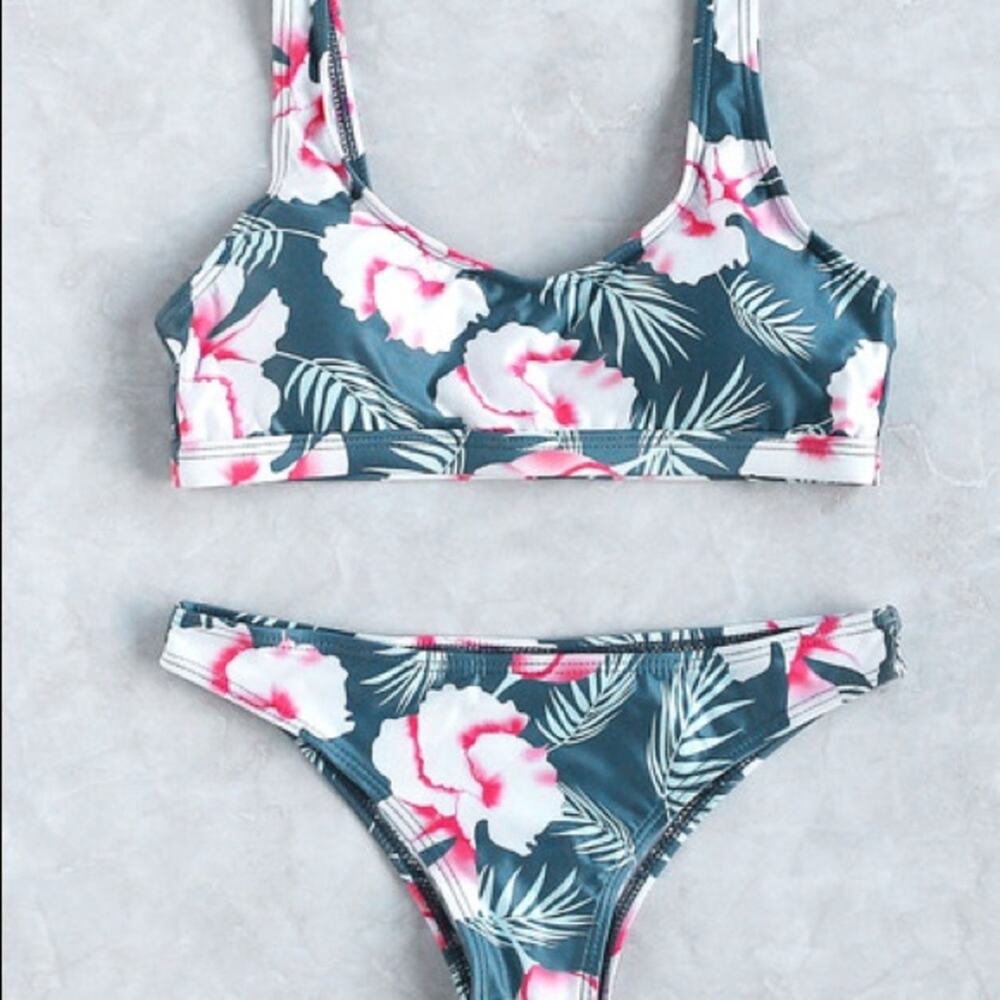 Floral Print Scoop Neck Bikini Two Piece Swimsuit Removable Padding Size Medium